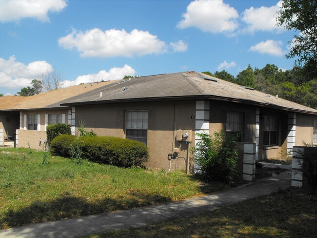Building Photo - All Tile Patio Home, Minutes Away From UCF, Technology Park, & the E/W Expressway