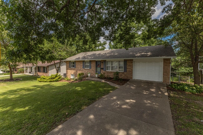 3312 Lynnwood Dr