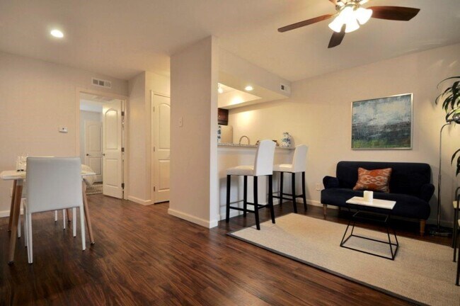 Building Photo - 4903-4911 Junius St Rental