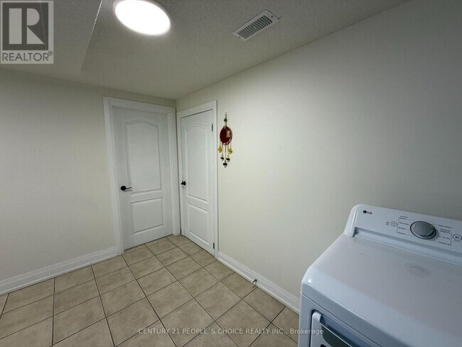 Photo - 61 Jeffcoat Dr