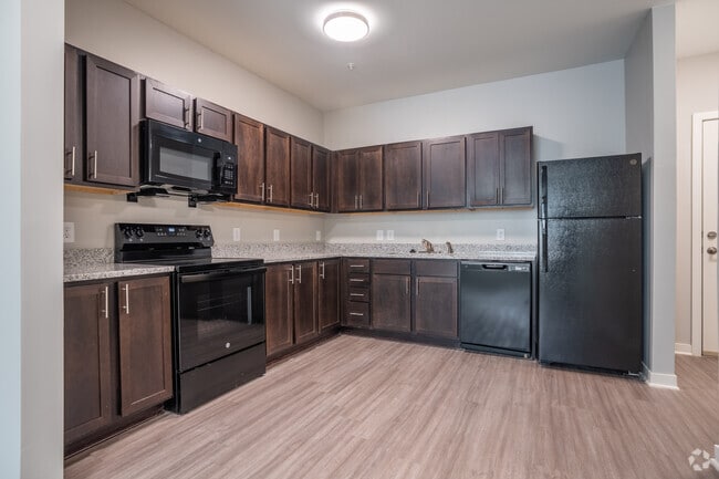2BR, 2BA - 943SF - Kitchen - Phoenix Station - NOW OPEN
