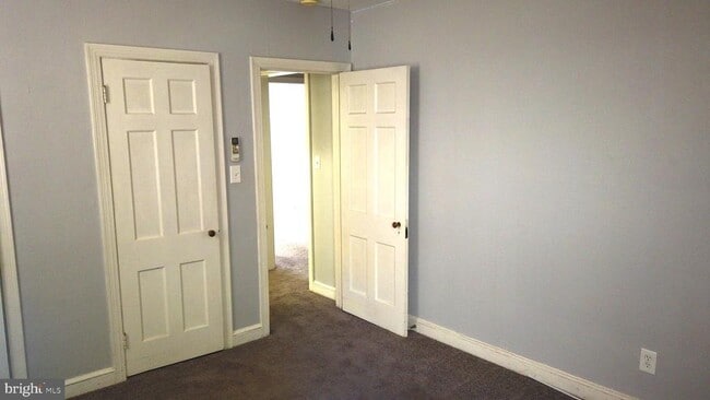 Photo - 820 Taylor St NE