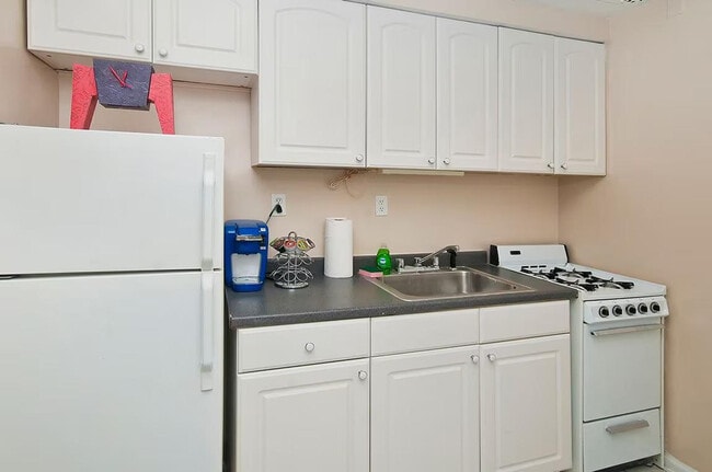 Photo - 1581 1st Ave Unidad ID1032059P