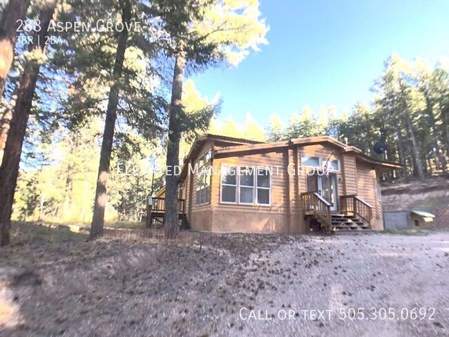 Jemez Mountains 3 bedroom with an open lay... - Jemez Mountains 3 bedroom with an open lay... House