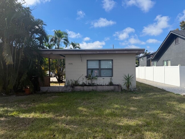 Building Photo - Queen Street Apartments Unit 1026A