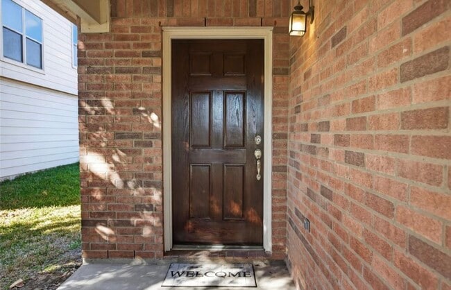 Photo - 10635 Goldfinch Rd