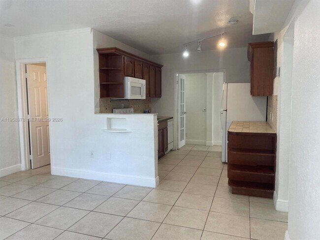 Photo - 1021 N Victoria Park Rd Unit 1