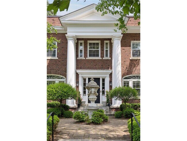Photo - 1785 Dupont Ave S