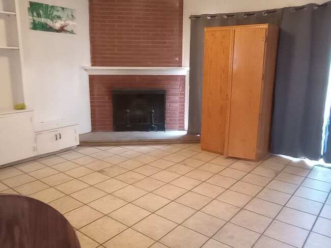 Photo - 871 E Franklin Ave