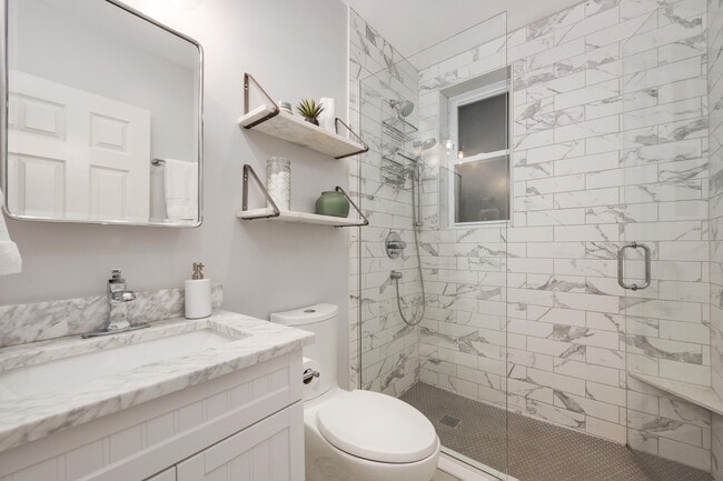 Building Photo - 3805 N Ravenswood Ave Unit 1