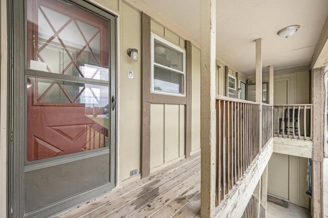 3800 SW 8th Ter