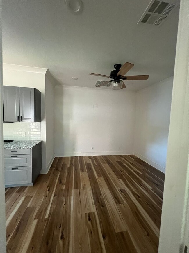 Photo - 1/1 Duplex Waco