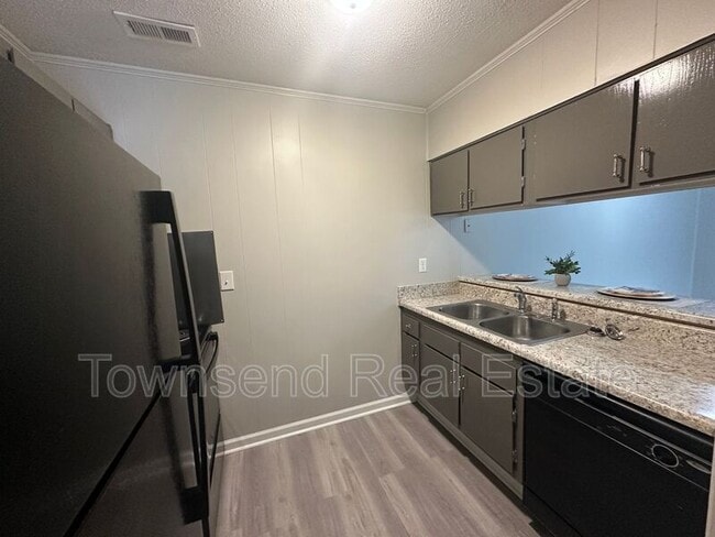 Photo - 5853 Century Oaks Dr