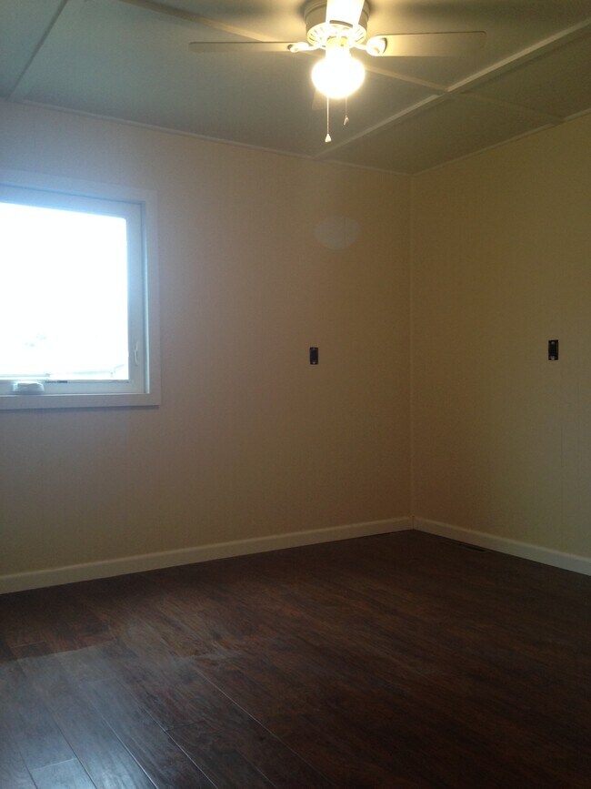 Photo - 478 Tyrone Rd