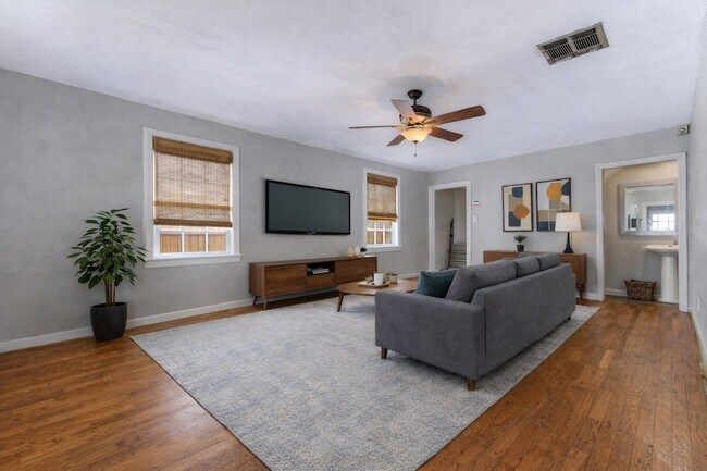 Photo - 4527 Capitol Ave