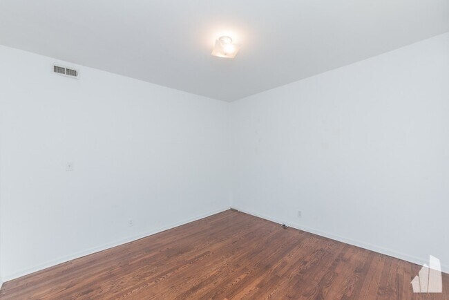 Photo - 1921 W Winona St Unidad 1940