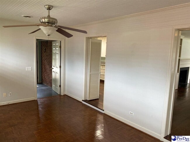 Photo - 2109 Hart Rd