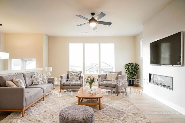 Photo - 2659 NE Justus Ave