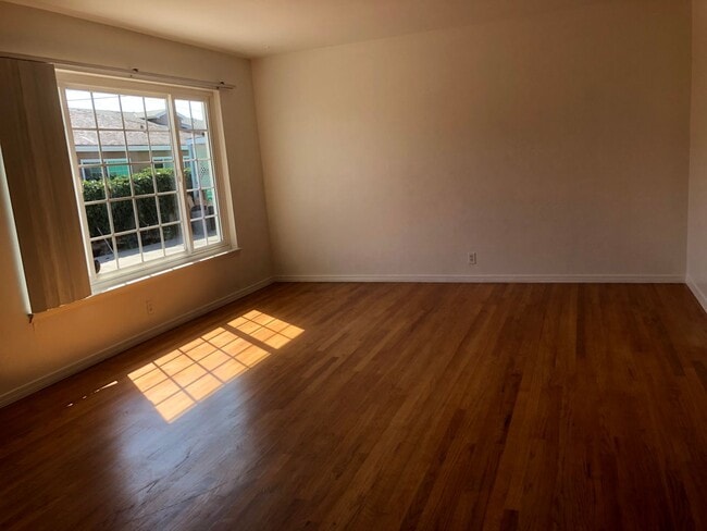 Photo - 2366-2368 Patricia Dr Unit 2368