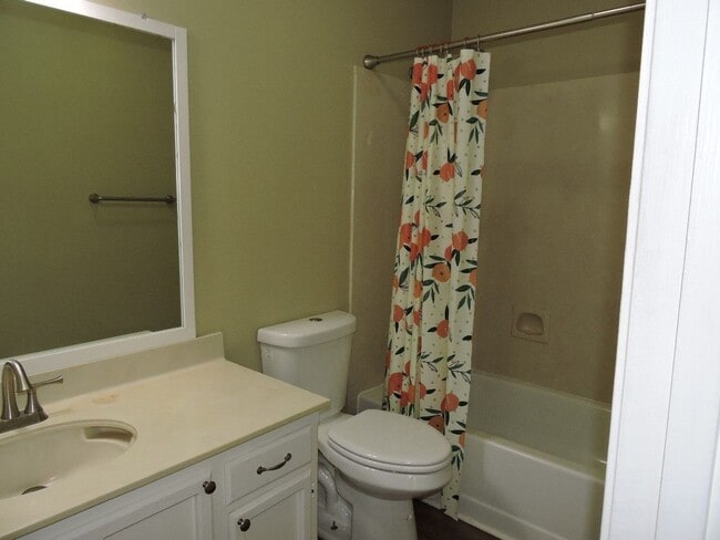 Building Photo - Great Stumberg Ridge Garden Home 2BR/2.5 Baths