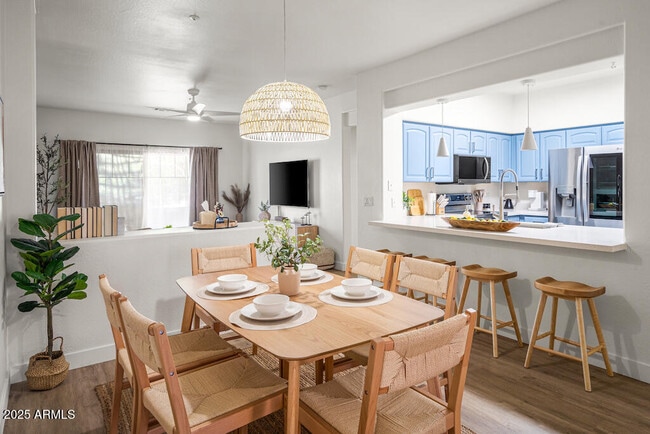 Photo - 525 N Miller Rd