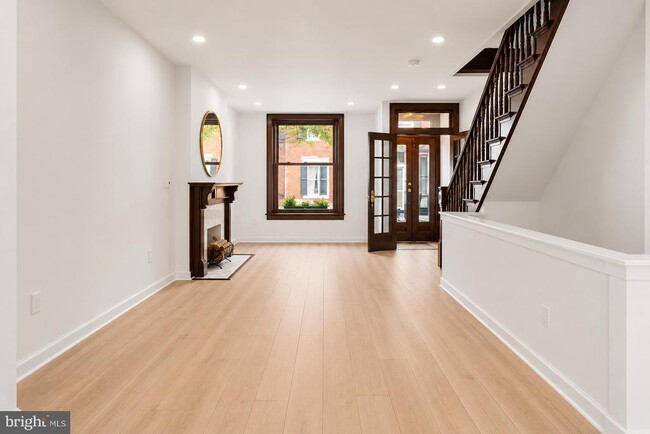 Photo - 1519 N Dover St