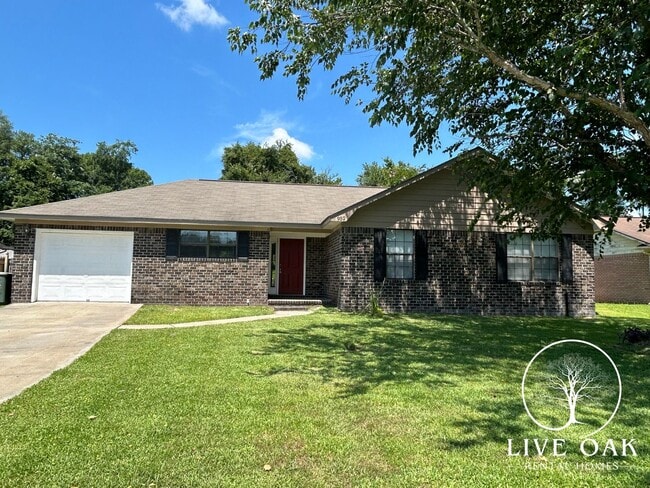 Photo - MOVE IN SPECIAL: $500 OFF 1ST MONTH'S RENT!**