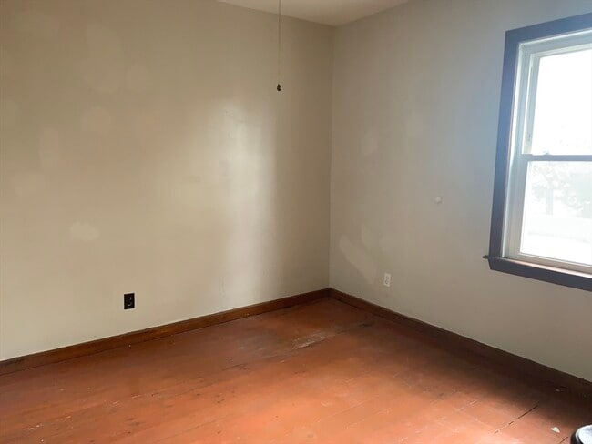 Photo - 347 Lawton St Unit 2