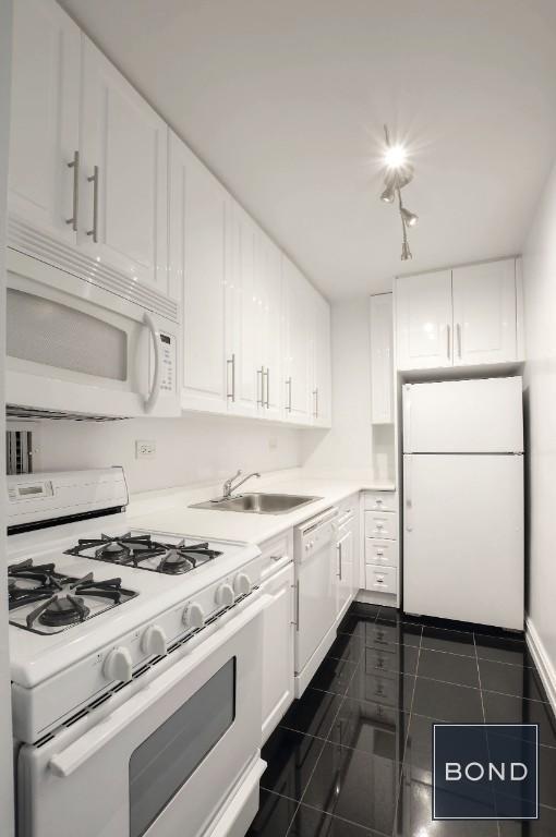 Photo - 888 Eighth Avenue Apartment Unit 7V