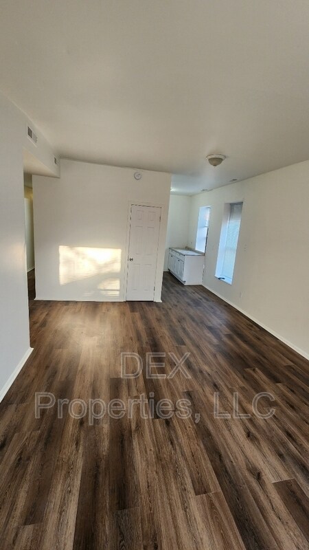 Photo - 5096 Minerva Ave