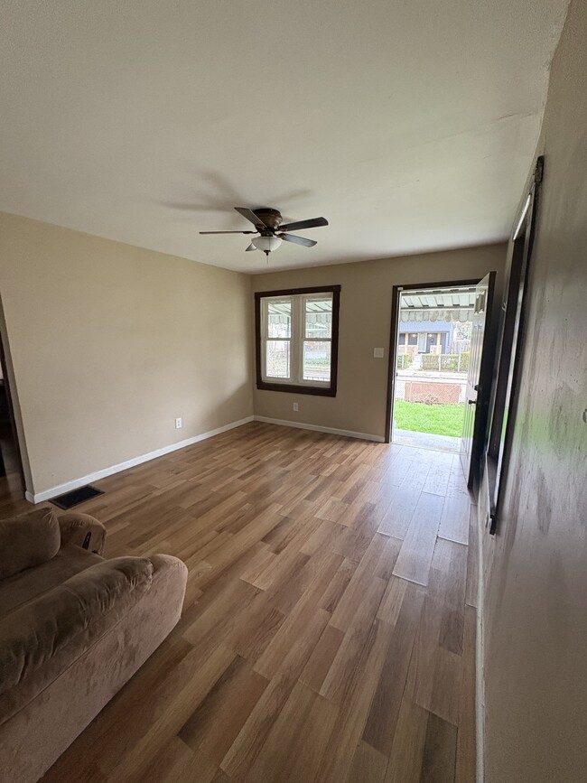 Photo - 1494 E 25th Ave