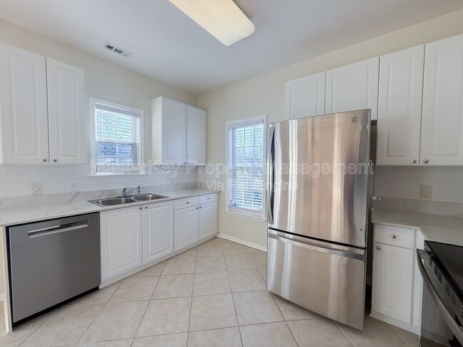 Photo - 804 Willowedge Ct