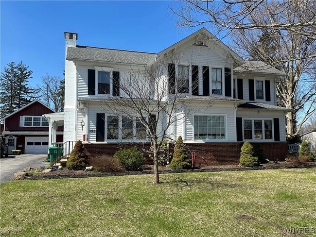 382 Pleasant Ave