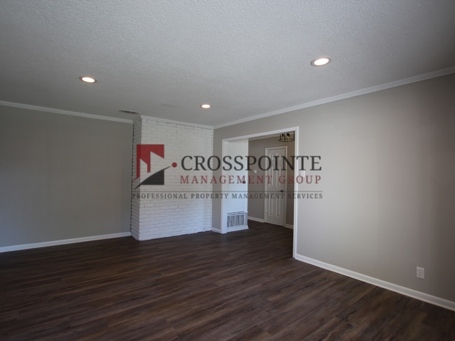 701 Fair Ln