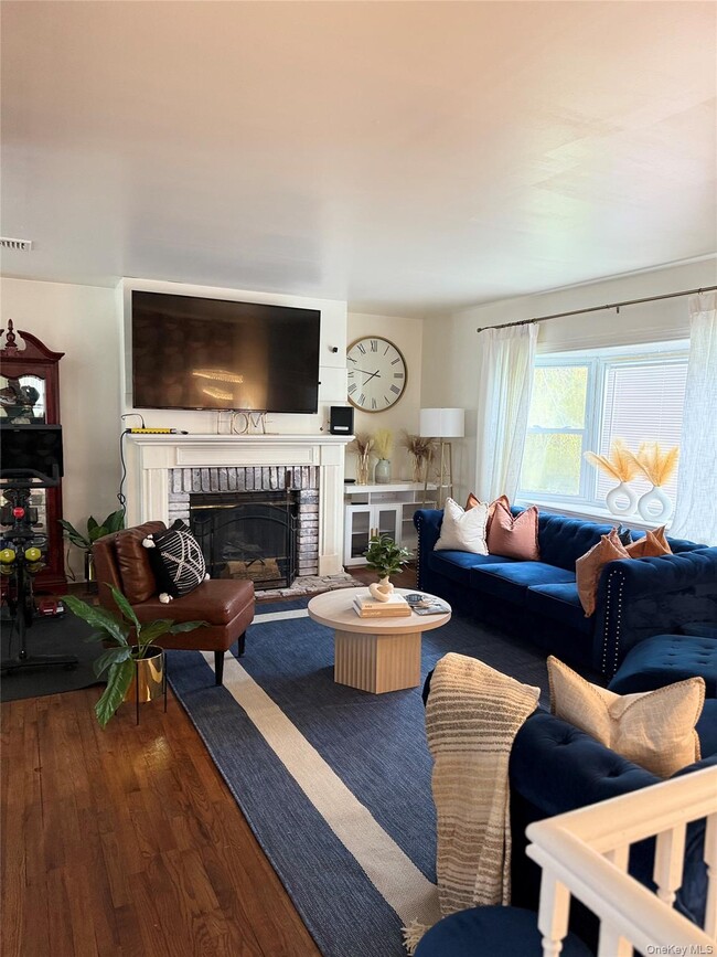 Photo - 10 Candlewood Rd