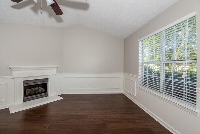 Photo - 5035 Yellow Pine Dr