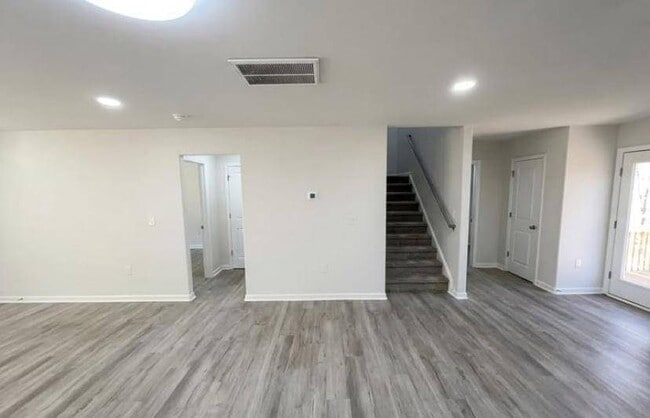 Photo - 4654 Coltsfoot Rd