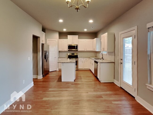 Photo - 3265 Rosecomb St