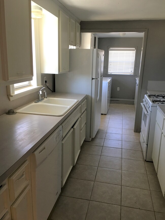 Photo - 8820 S Winston Ave