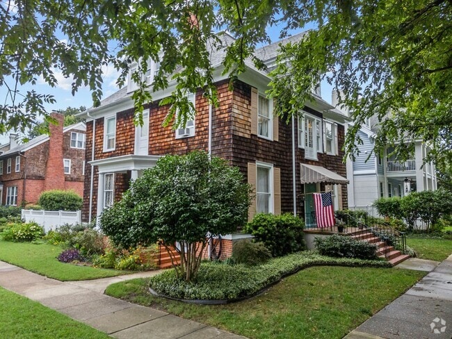 Building Photo - Timeless Ghent Home features charm and ele... Unit 600 Maury Ave. #3