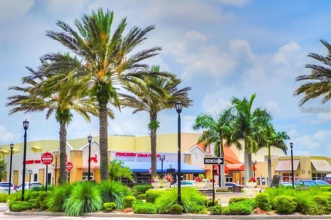 Photo - 8111 Lakewood Main St Unidad 307
