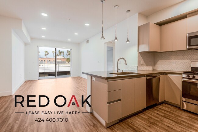 Building Photo - 453 S Kenmore Ave Unit 411