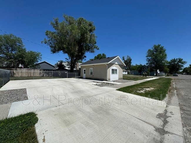 Photo - 302 N 5th Ave