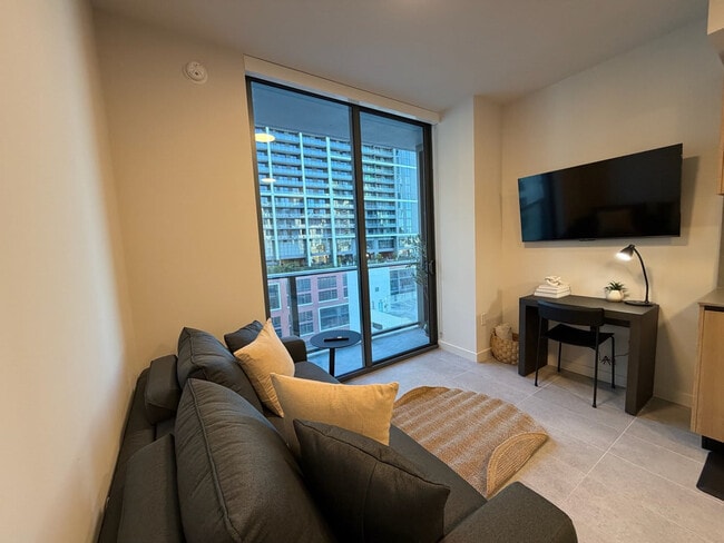 Building Photo - 121 NE 5th St Unit ID1388734P