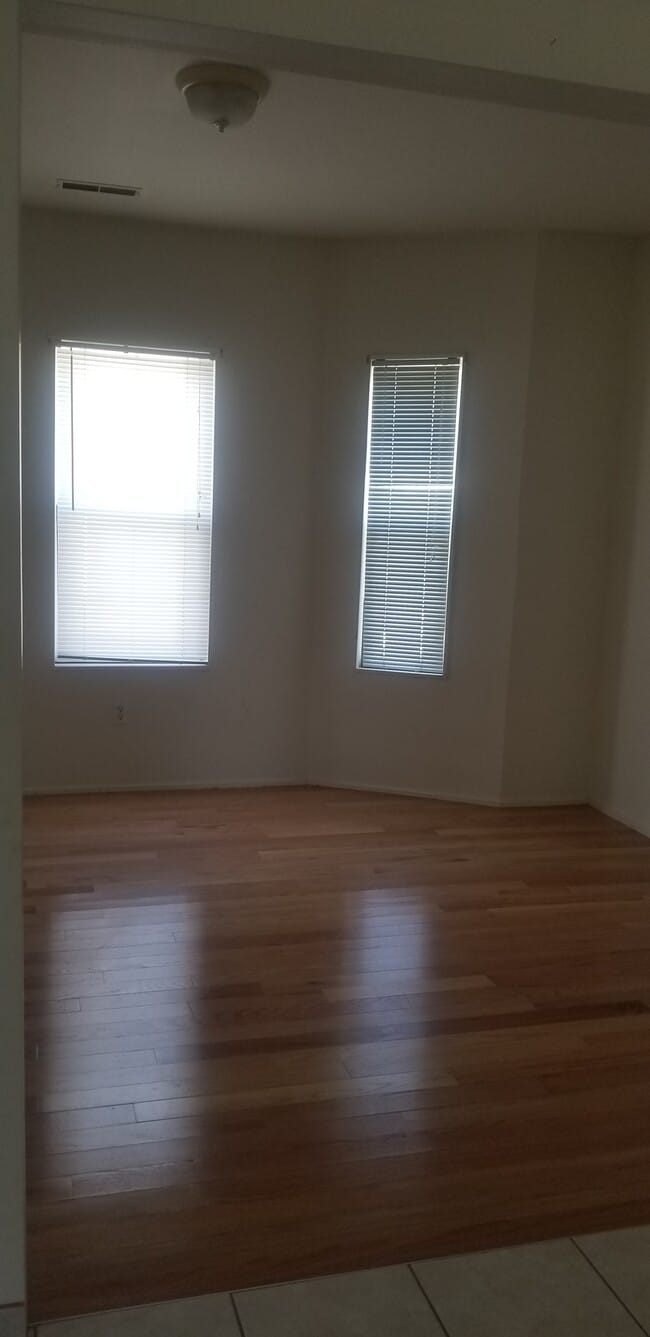 Building Photo - 211 White St Unit 2R