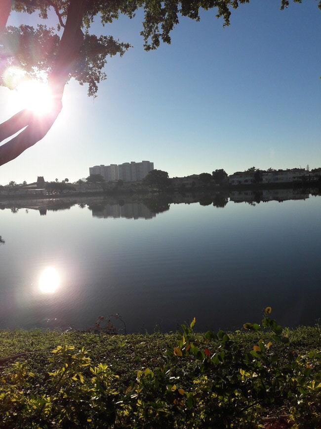 Building Photo - 1670 NE 191st St Unit 208-3