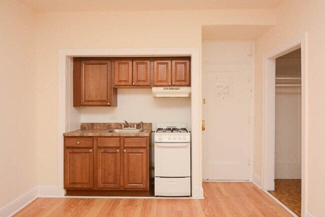 Photo - 3335 W Diversey Ave Unit D631