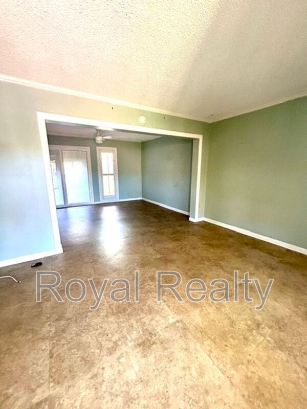 Building Photo - 98-1376 Nola St Unit #D
