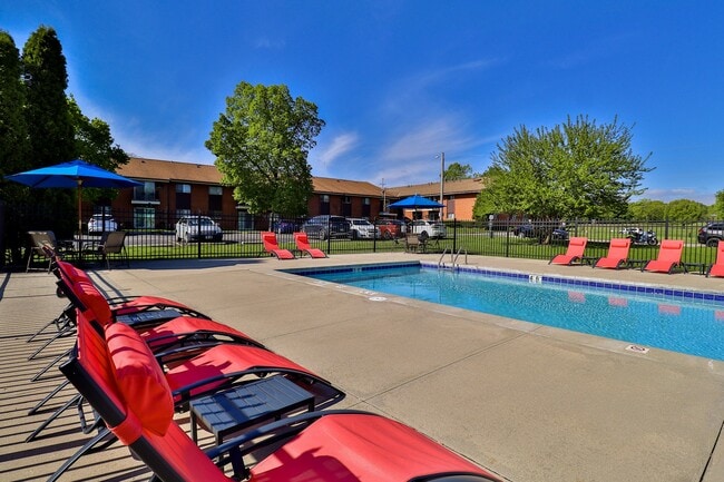 Alverno Pool Apartments