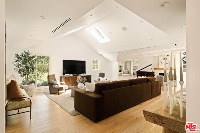 251 N Layton Dr